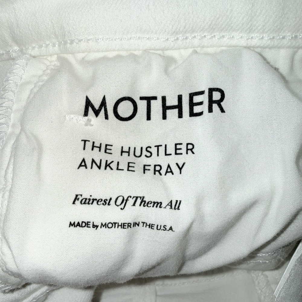 Like New MOTHER The Hustler Ankle Fray White Jeans Fairest Of Them All Size: 28 - Picture 11 of 15
